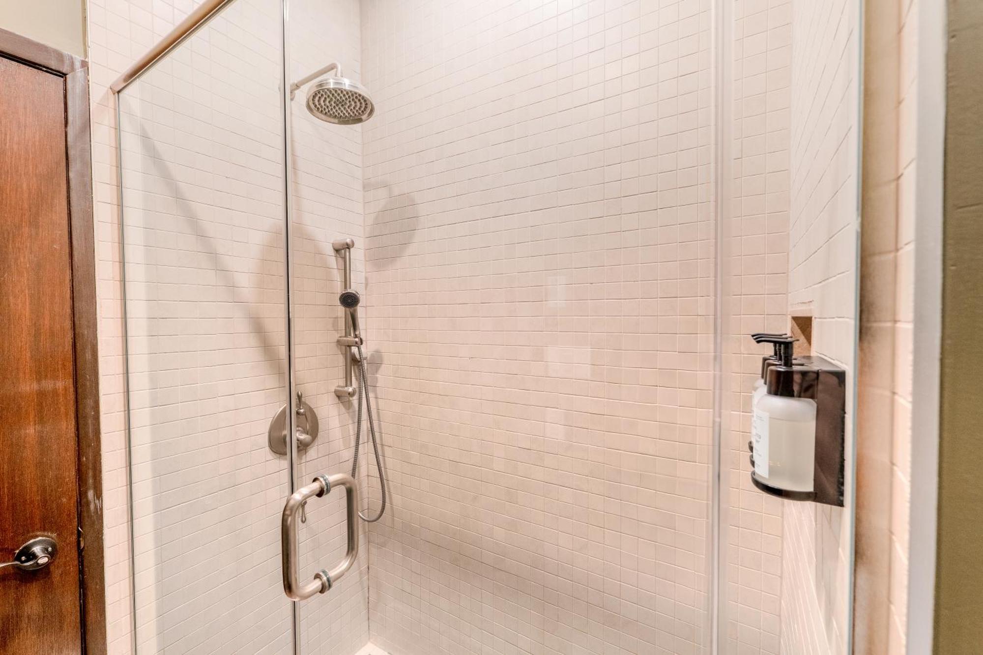 Self Check-In Boutique Hotel - Quartier Latin - Room 101 몬트리올 외부 사진
